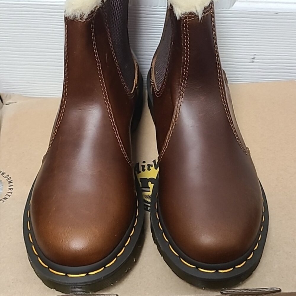 Dr Martens 2976 Leonore Butterscotch Faux Fur Lined Chelsea boots - Picture 5 of 11